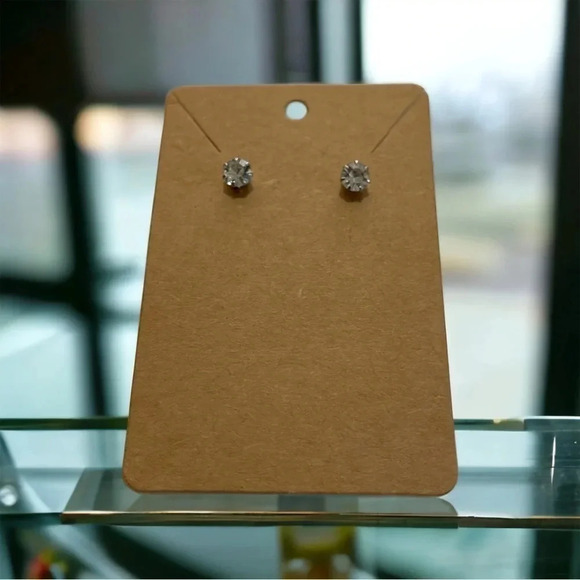 Clear Rhinestone Elegant Stud Earrings - Picture 5 of 5